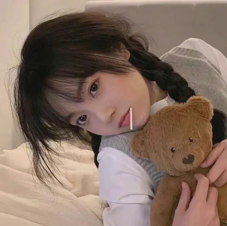 穿越系统搞错位面，被关小黑屋十万年